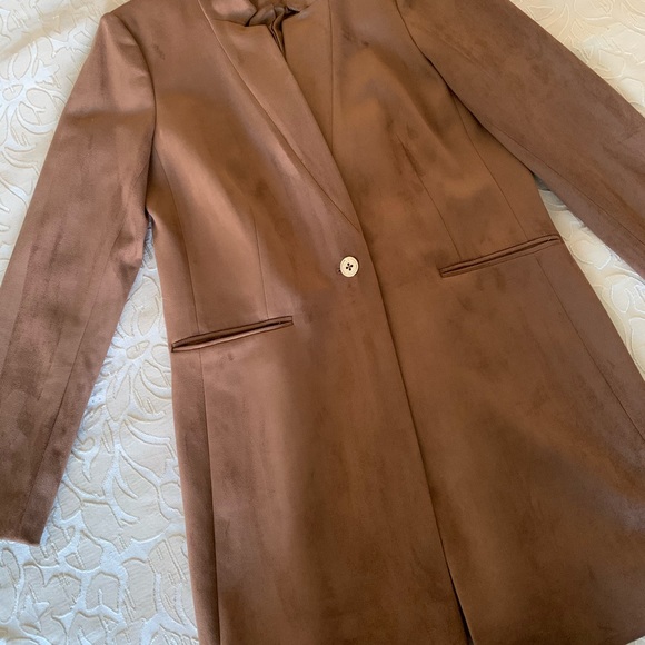 Women clothes - Picture 2 of 3